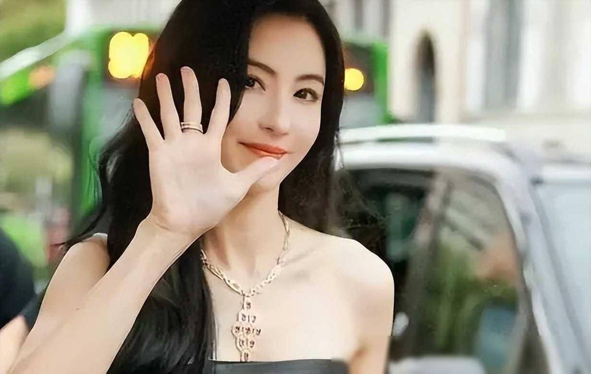 张柏芝说她要生很多孩子,直到不能生为止,网友质疑她秘密怀四胎