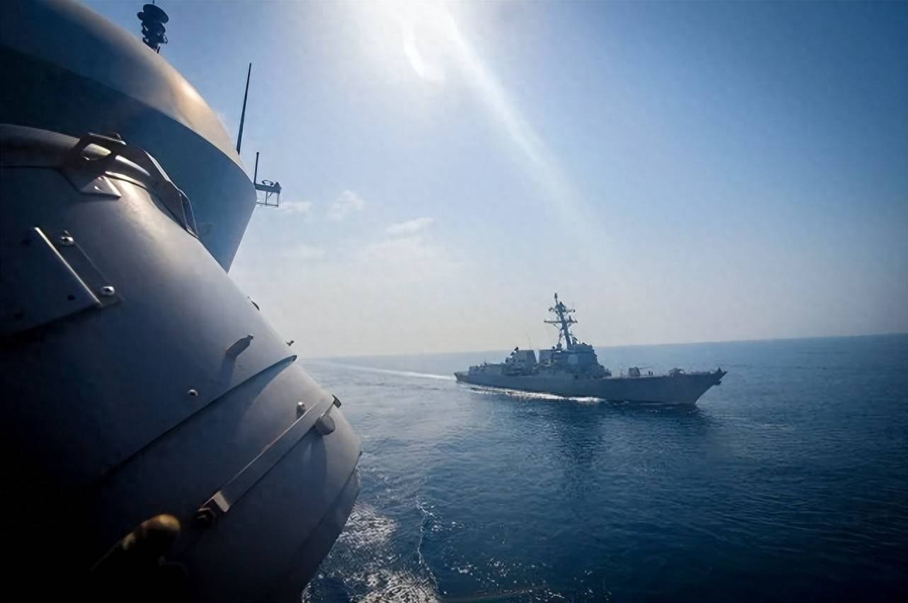 从中国驶向伊朗的一艘货船,遭美军特种兵半道拦截,交出货物才被放行?