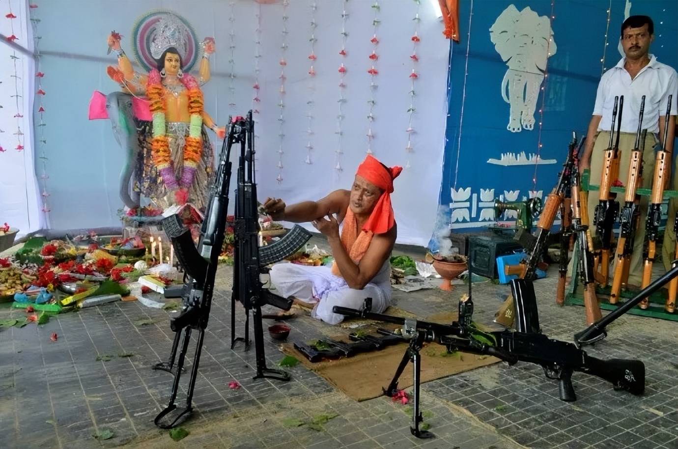 机枪单挑F16?泰国“义和团”VS柬埔寨“军户”,小国打仗太离谱