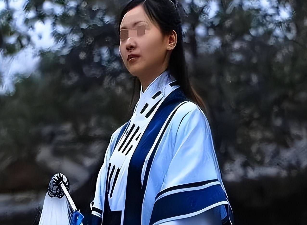 安徽美女道士胡千慧被捕：精通胡媚术，九名男徒弟揭露其罪行