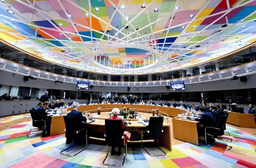 900亿欧元已就位，欧盟出钱、乌克兰流血，战争明年还要继续打下去