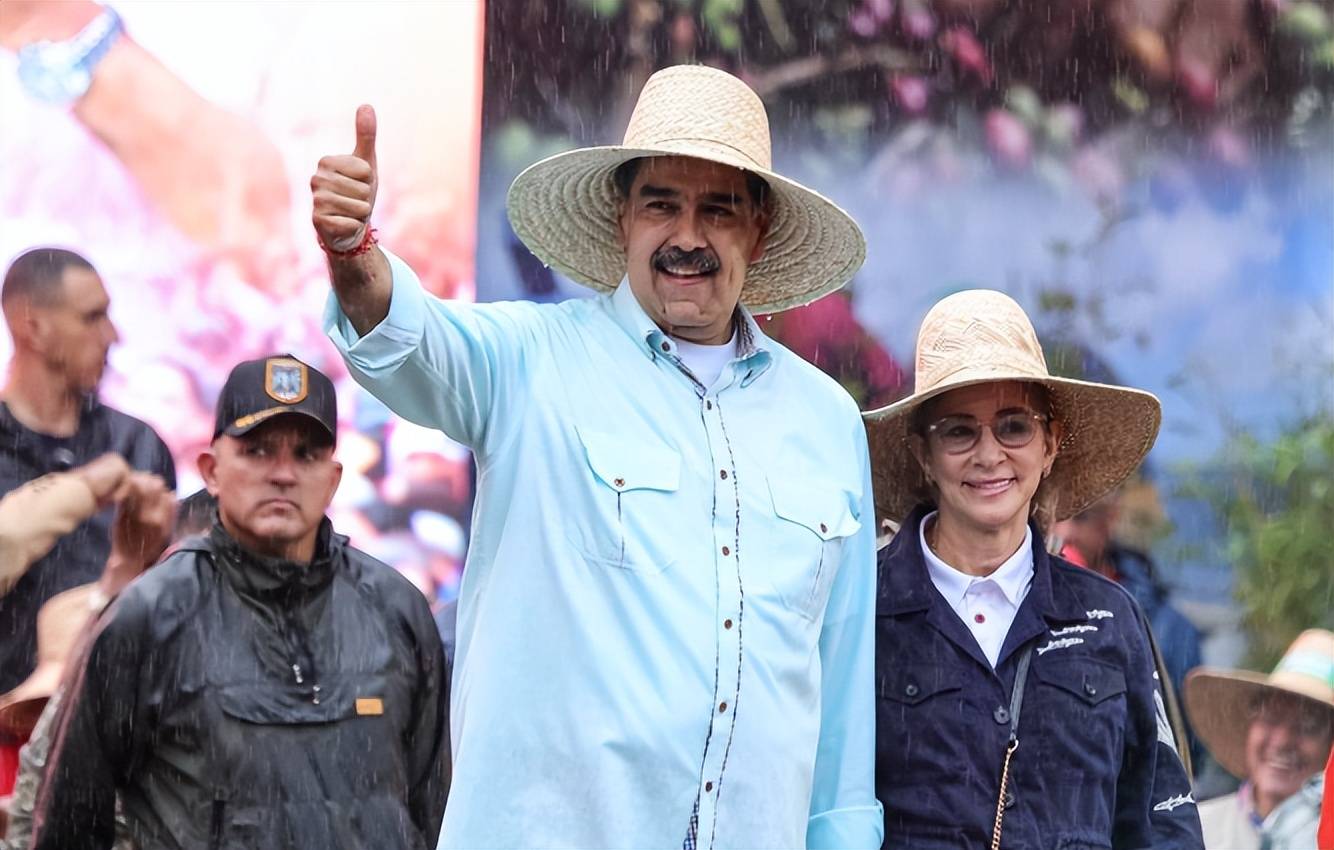 委内瑞拉油轮刚出海，中国军舰紧随其后，对外释放信号强烈