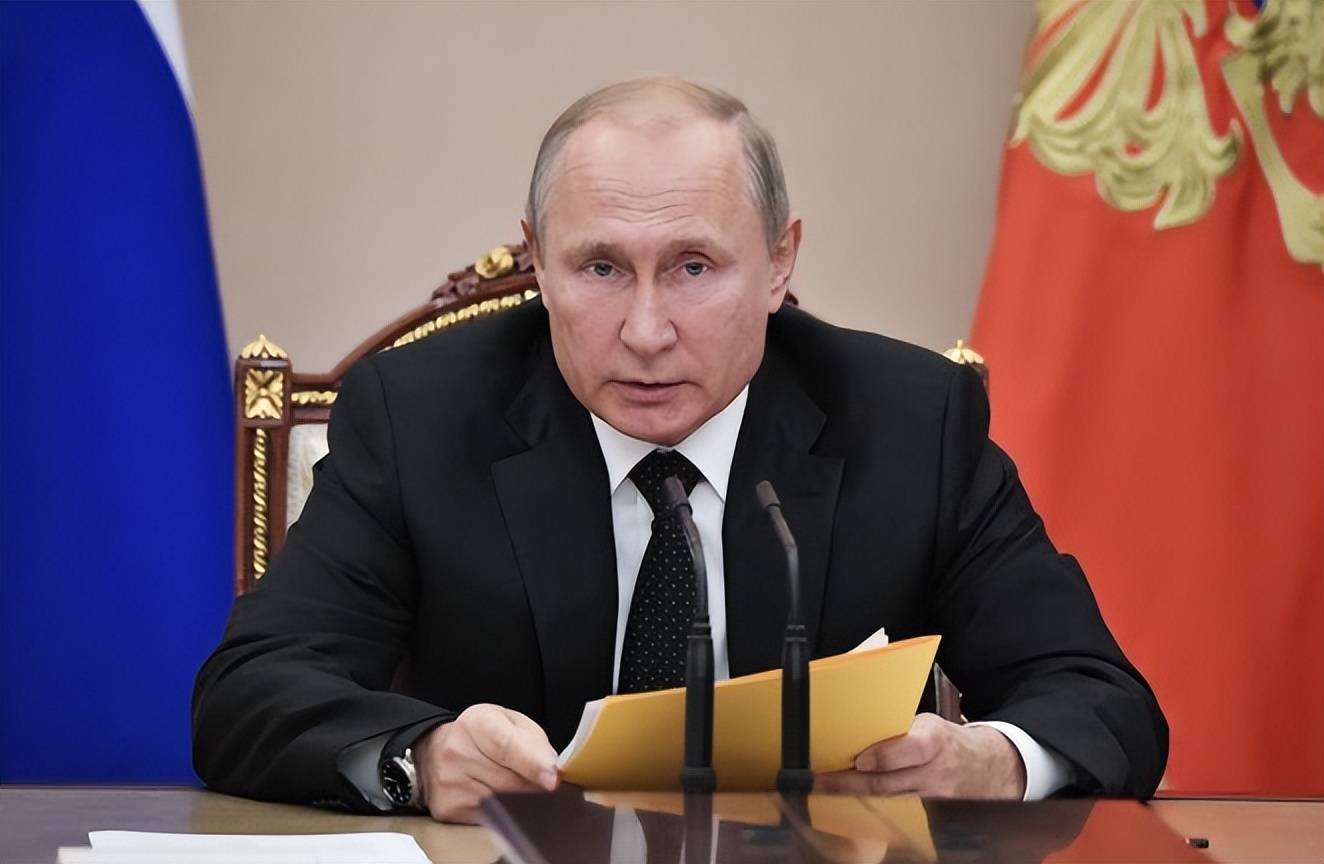 顿巴斯亲俄群体助力俄军推进，乌批逼民众二选一，前线压力剧增