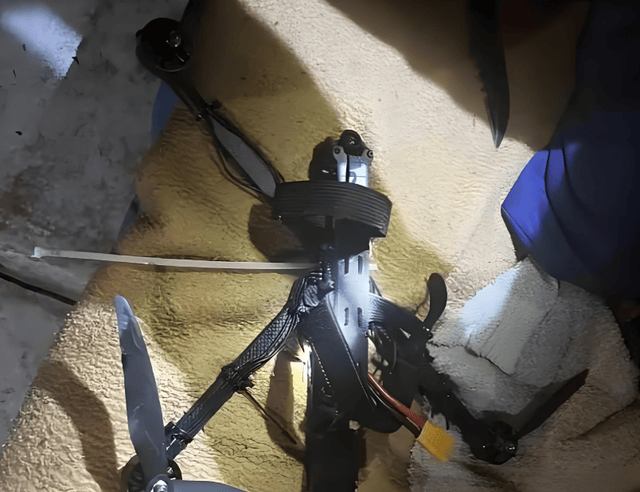 柬埔寨作战用上了光纤的自杀无人机，到底哪里来的技术？