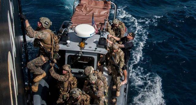 中国180万桶原油被劫！特朗普瓦解国际秩序根基，四国将联手破局