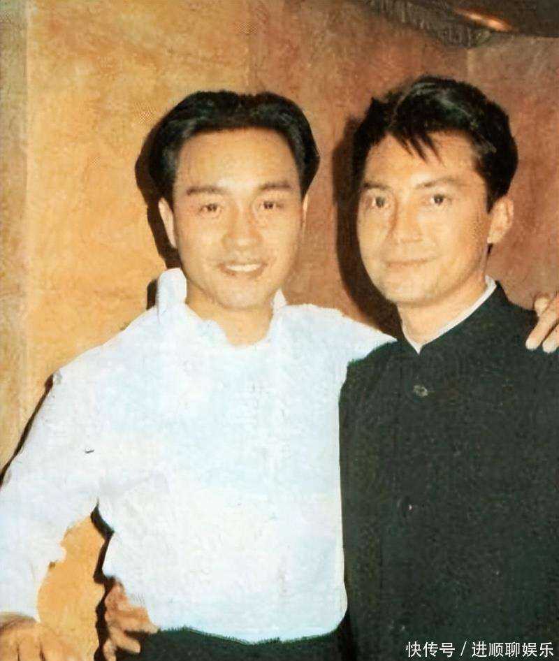 71岁的林青霞追星成功！晒出了与姜涛的合照，两次获亚洲首帅