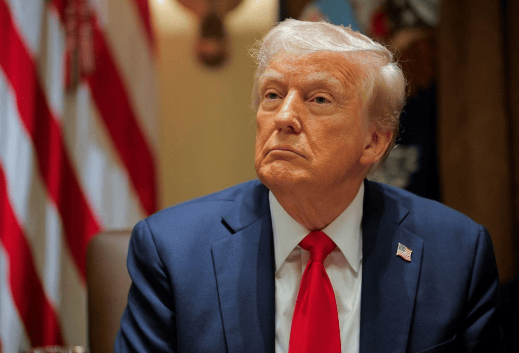 美国已经踩了红线，全国人大代表14亿人，正告特朗普中方不会罢休！