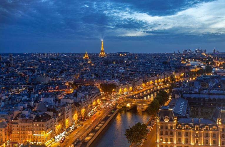 法国造新航母，耗资百亿对标福建舰，但有一问题，电弹找谁买？