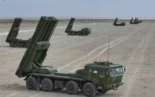 火箭炮打军舰？解放军这一步，很多人还没反应过来