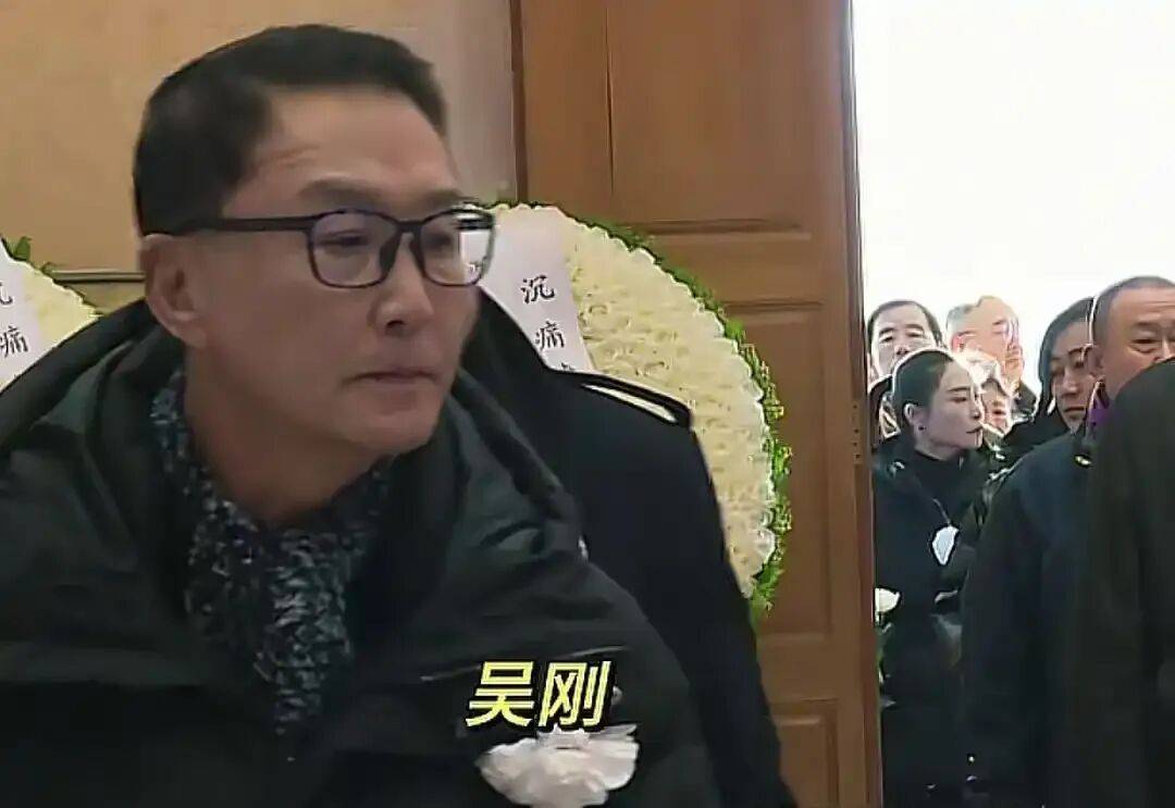 李雪健参加翟俊杰追悼会步履蹒跚!颜丙燕孙茜现场痛哭