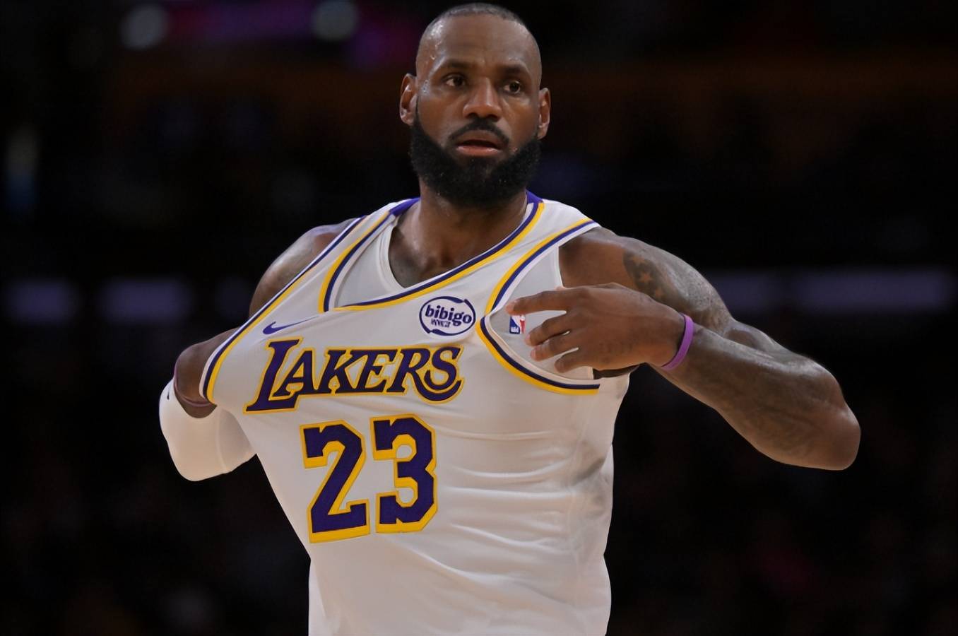 雪上加霜湖人完败东部领头羊东契奇受NBA职业联赛中文官网__实时赛程比分+球队资讯伤詹姆斯后继乏力