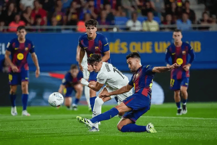 西班牙人主西班牙足球甲级联赛场破咒冲欧巴萨残阵客场巩固榜首