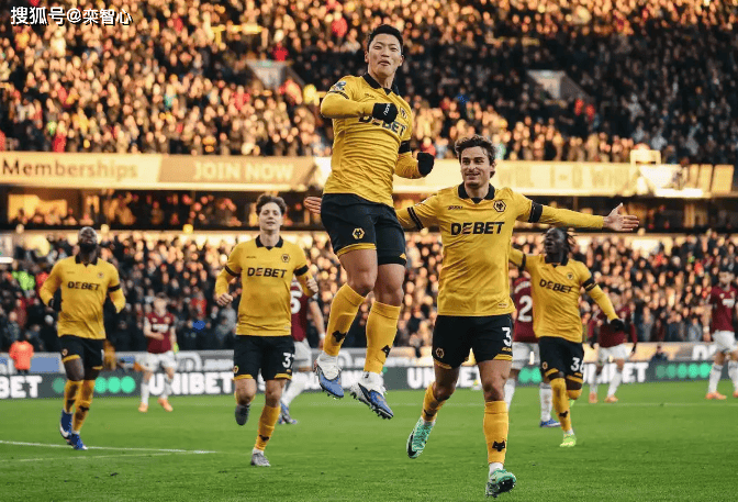 英格兰足球超级联赛黄喜灿传射＋马内建功！狼队半场3-0西汉姆联＋赛季首胜近在咫尺