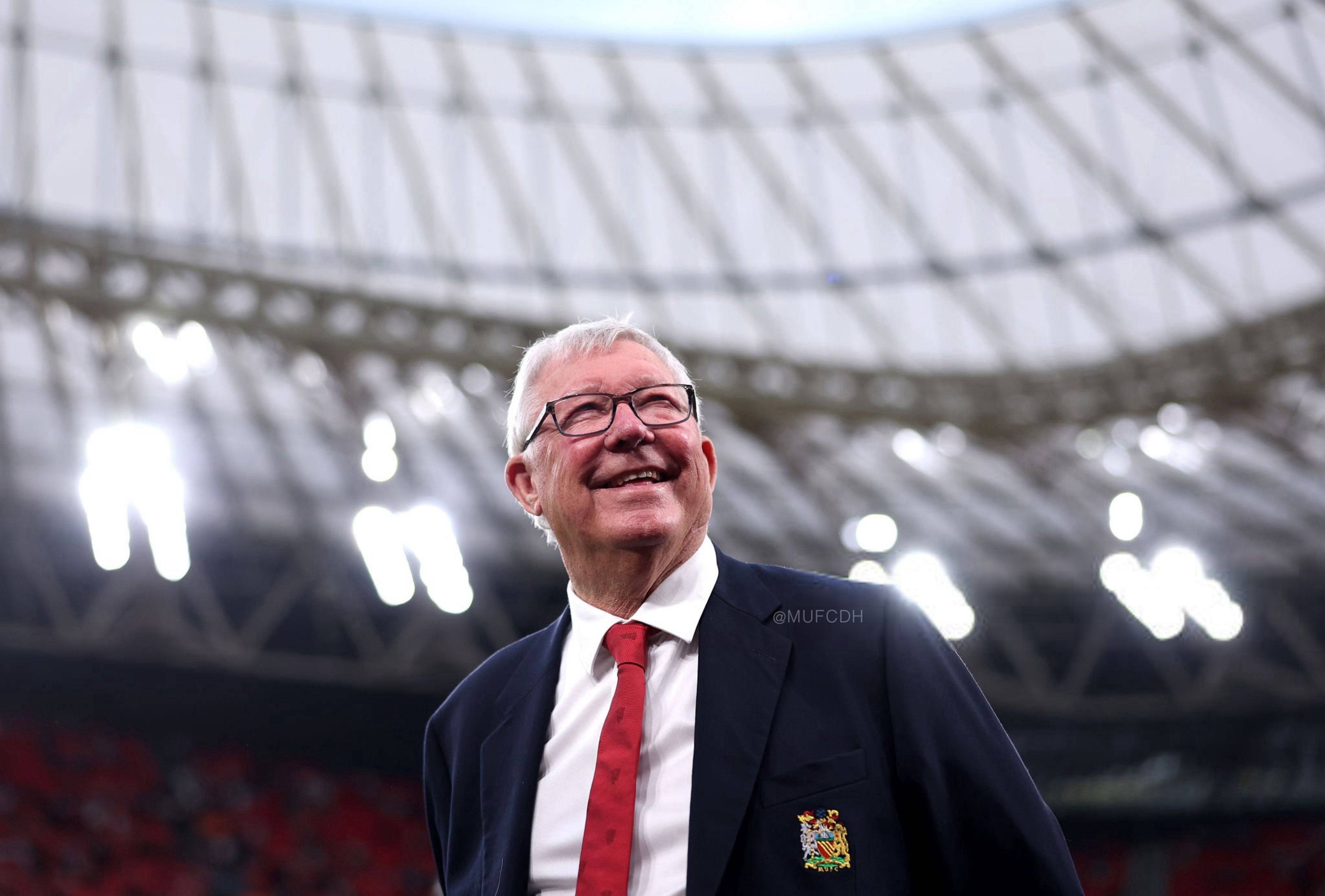 原创             解析！切尔西曼联光速换帅，阿莫林的抱怨，英超的总监和主帅之争