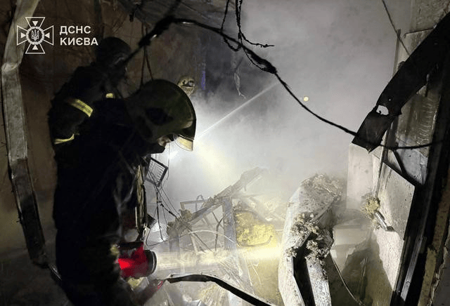 基辅上空再现战火，俄罗斯轰炸计划却急刹车！俄军斩首行动为何戛然而止？