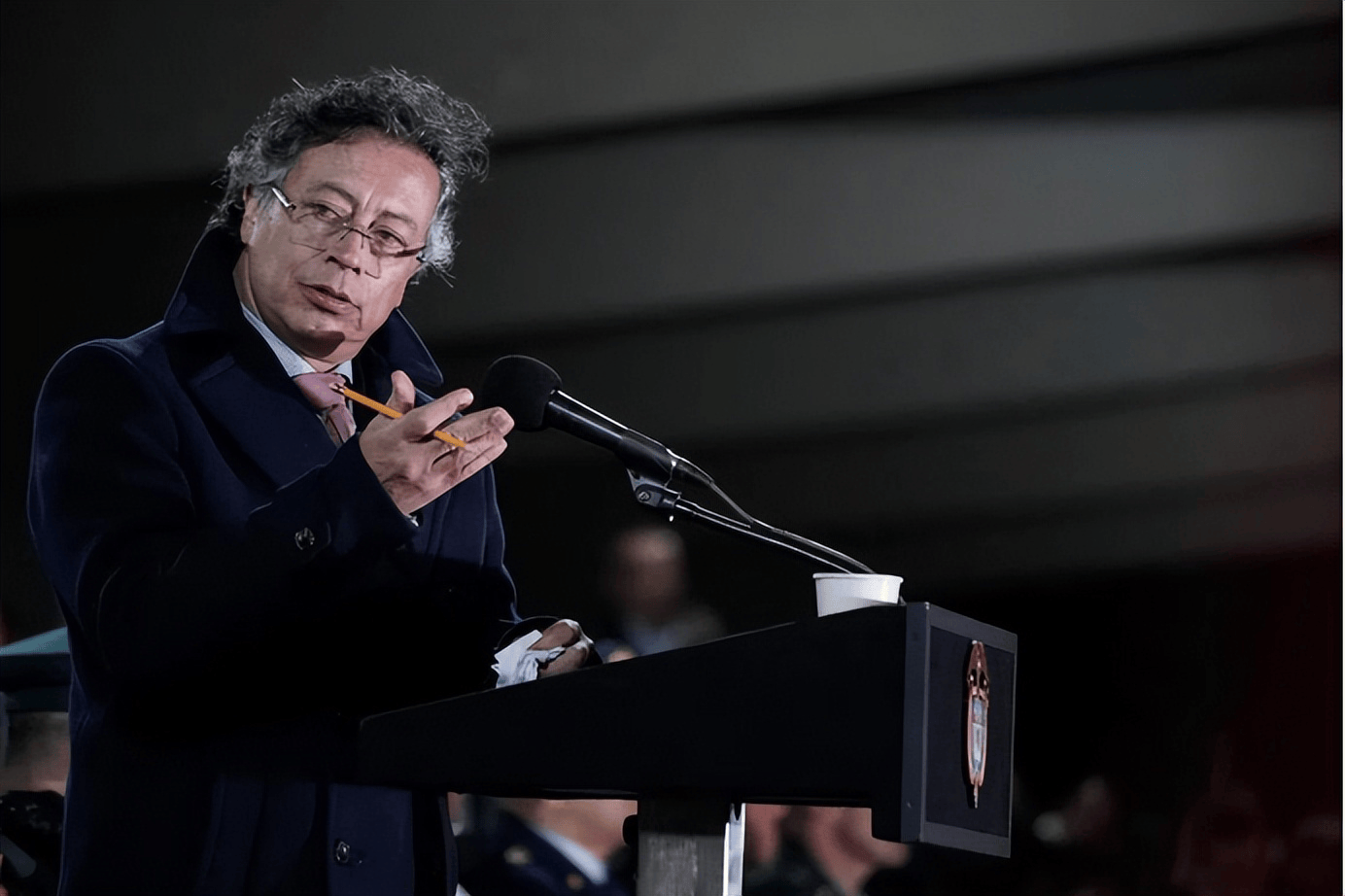 佩特罗怒怼特朗普：要打哥伦比亚尽管来，大不了重返游击战场