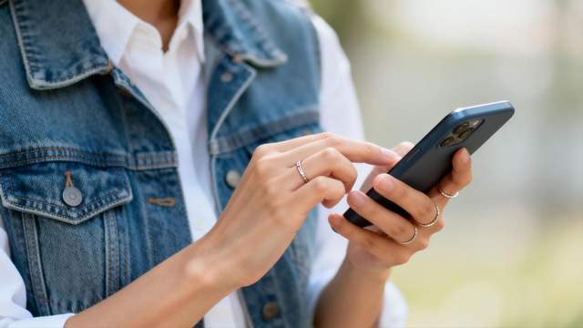 ChatGPT拟上广告，你的AI要开始带货了