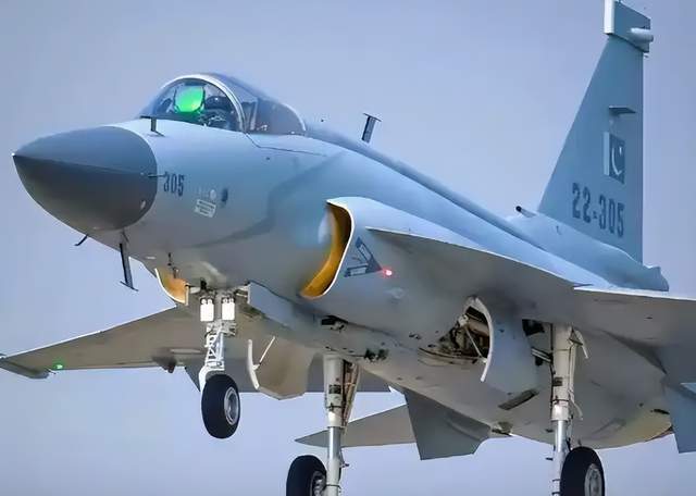 中国技术兜底，巴基斯坦与沙特20亿美元战机大单藏着什么秘密？