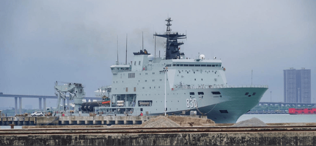 1.3万吨“奶妈”铭牌曝光,实锤中国核潜艇进“疯狂产单”模式!