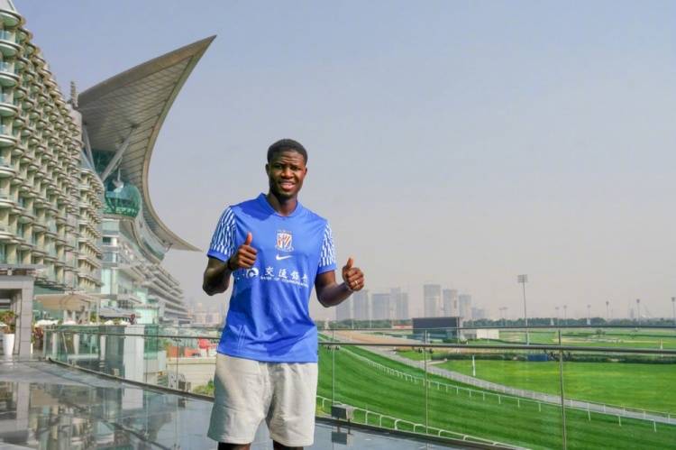 黑又硬！申花官方：英冠中锋盖伊正式加盟 身高1米95