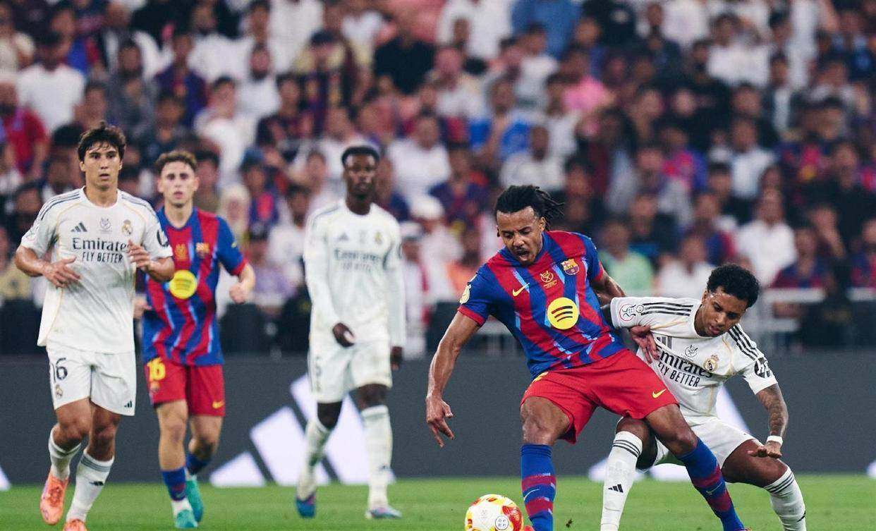 5分钟3球！巴西班牙足球甲级联赛萨3-2击败皇马捧起超级杯冠军！德容飞踹姆巴佩吃到红牌