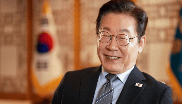 满头白发的尹锡悦，听到被判死刑通知，第一时间的反应耐人寻味