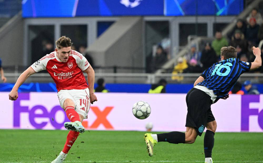 “英格兰足球超级联赛真稳了！枪手大轮换再创