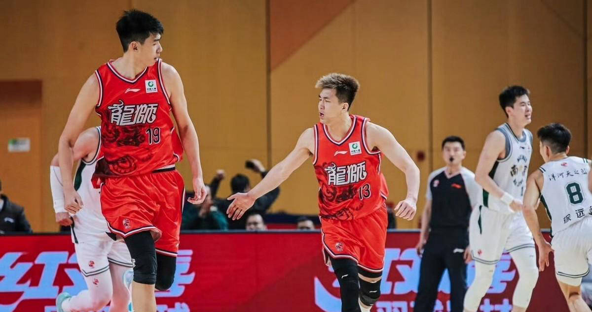 郭艾伦爆砍19分3助攻一扫颓势激活广州队士气全明星席位实至名归