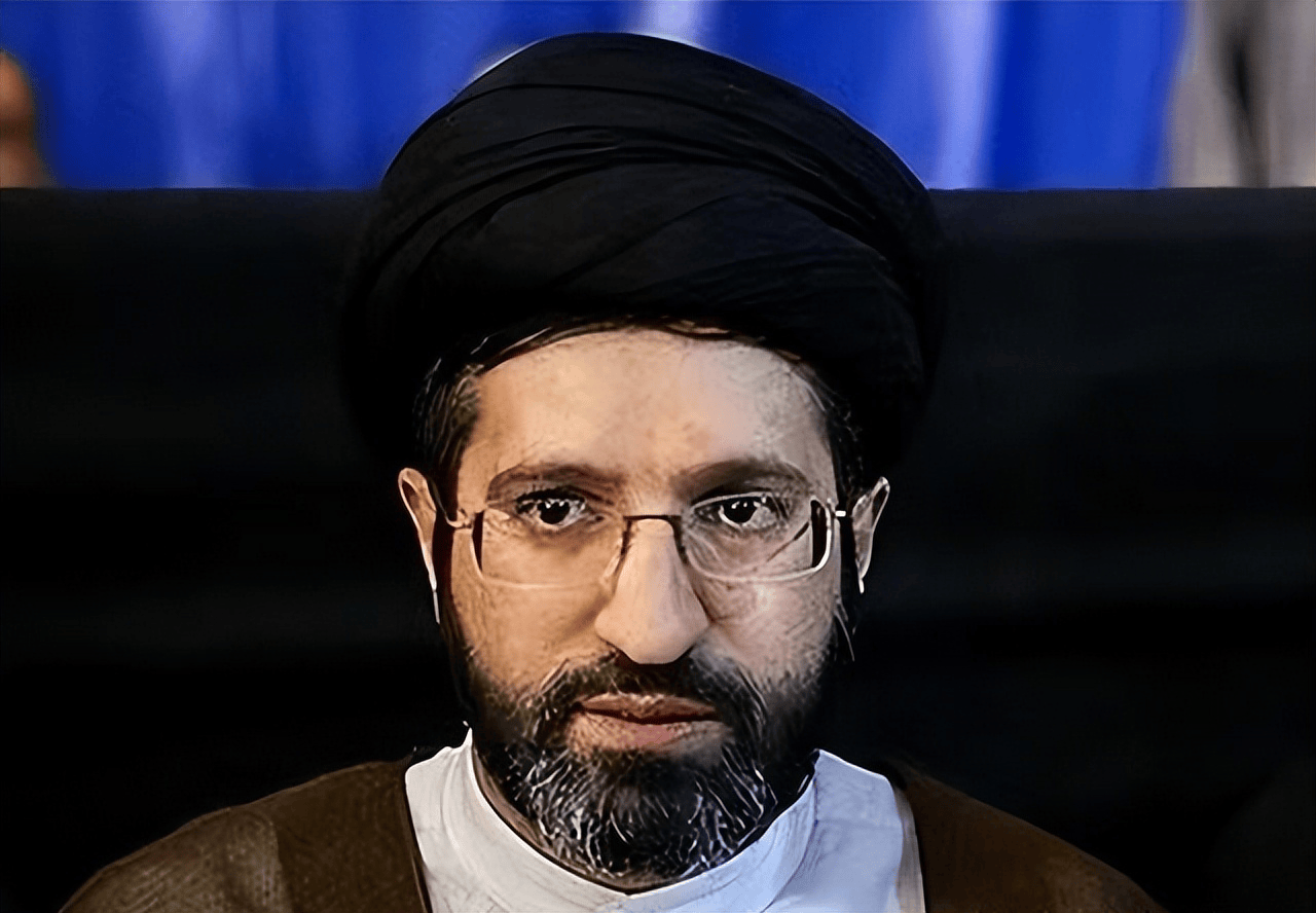 伊朗内部传出消息：哈梅内伊躲入地堡，三儿子出面与外界联系