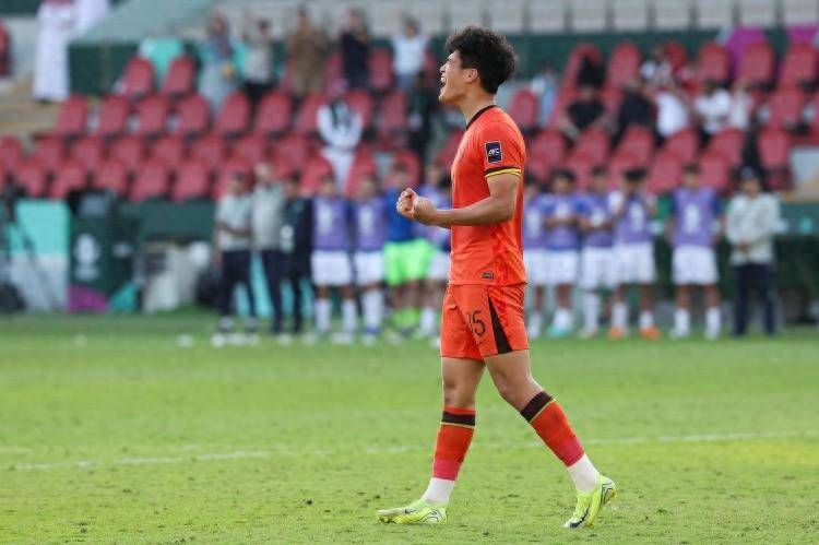 半岛体育- 半岛体育官方网站- APP下载国足新希望！彭啸被教练团集体一致看好未来或成为国足顶梁柱