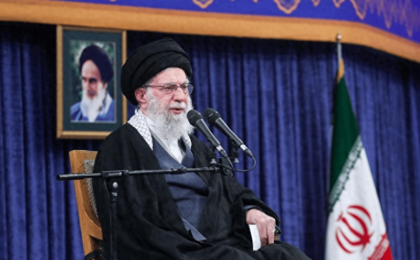 波斯湾战云密布!美航母压境最快 1 天开打?伊朗安排身后事,一架包机抵华