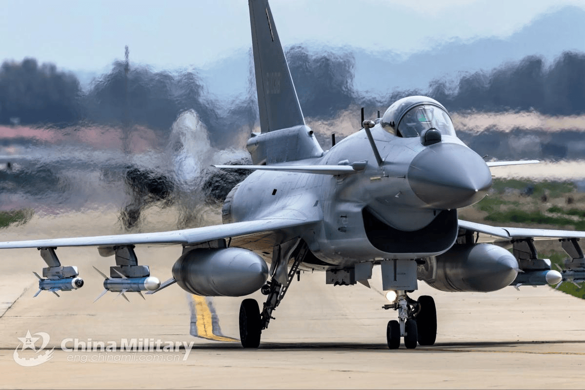 重型机满天飞，歼10已经配不上解放军，中国今后再无单引擎战斗机