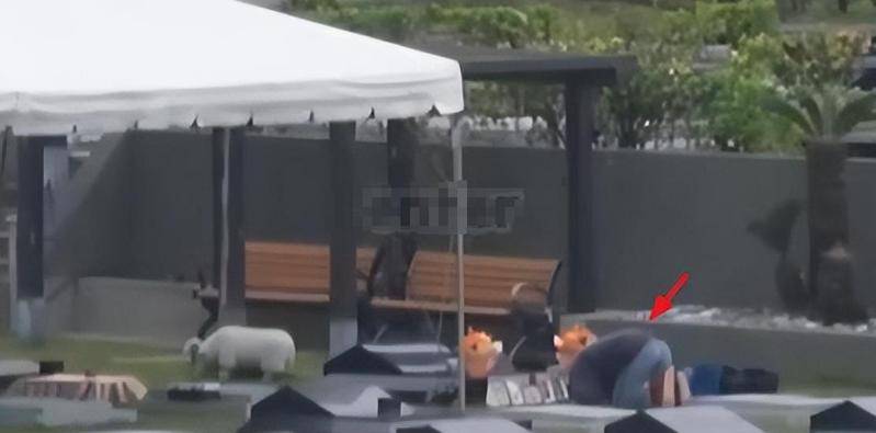 具俊晔祭拜大S过程被公开!对墓地磕头哭泣,首次回应陪伴大S原因