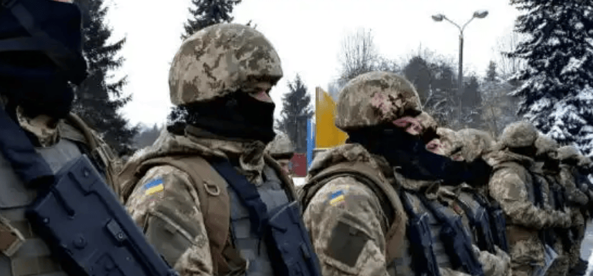 康斯坦丁诺夫卡生死局：俄军“包饺子”战术能否掐断乌军命脉？