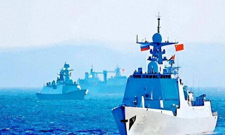 为何中国“下饺子”般狂造052D驱逐舰，却不让更牛的055挑大梁？