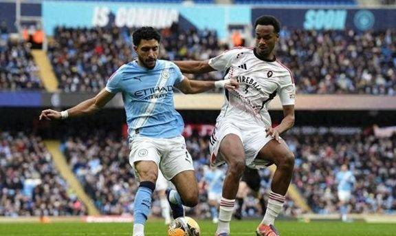 凤凰体育- 凤凰体育直播- APP超级世界波遭吹!马尔穆什抱