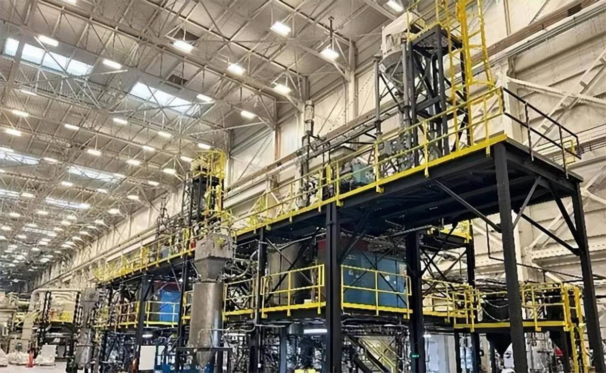 特朗普对华下黑手！160%关税砸向中国？美国这次制裁，损失惨重！