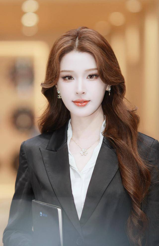 广州车展美嘟杀疯了！虎牙直播_NBA直播