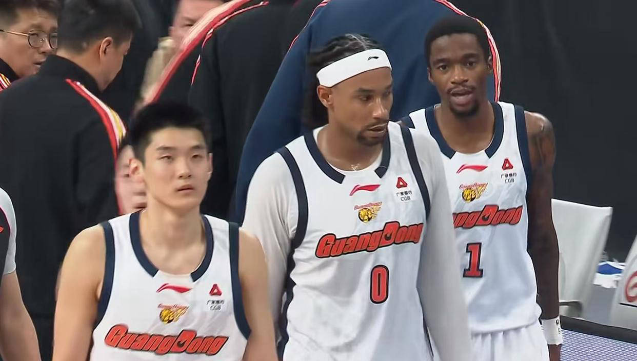 NBA职业联赛中文官网__实时赛程比分+球队资讯恭喜广东队！NBA总冠军中锋确认加盟