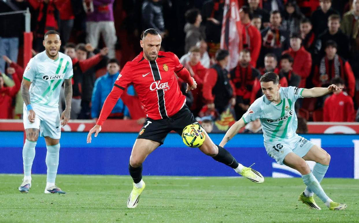 西甲联赛免费高清直播＋实时赛程积分榜＋竞彩预测全覆盖（2025赛季）西甲最新积分榜出炉：马竞失利贝蒂斯取胜瓦伦西亚稳住排名