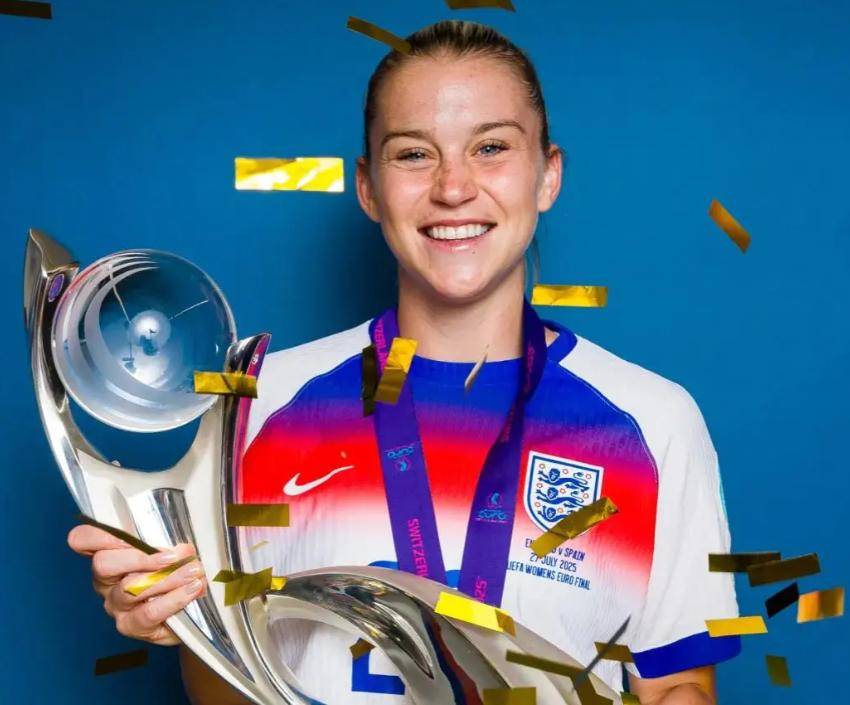 世界杯-足球赛事比分体育网女足巨星拉索快问快答引发足坛：历史第一人唯有梅西！