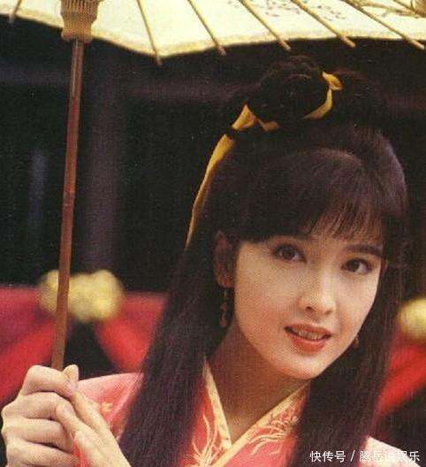 春晚10美亮相，58岁周慧敏给我美了一大跳