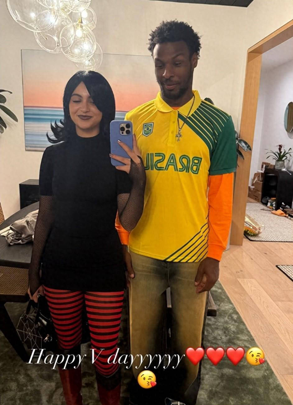 彩票平台- 彩票网站- APP下载 【官网推荐】布朗尼情人节秀恩爱二年级赛季场均2分却拥有195万年薪和颜值高女友