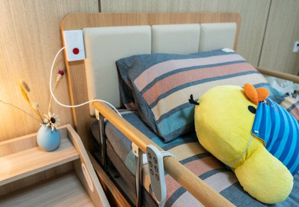 棋牌平台- 棋牌官网网站- 游戏APP下载认知症伴失能哪家中心能全护+营养支