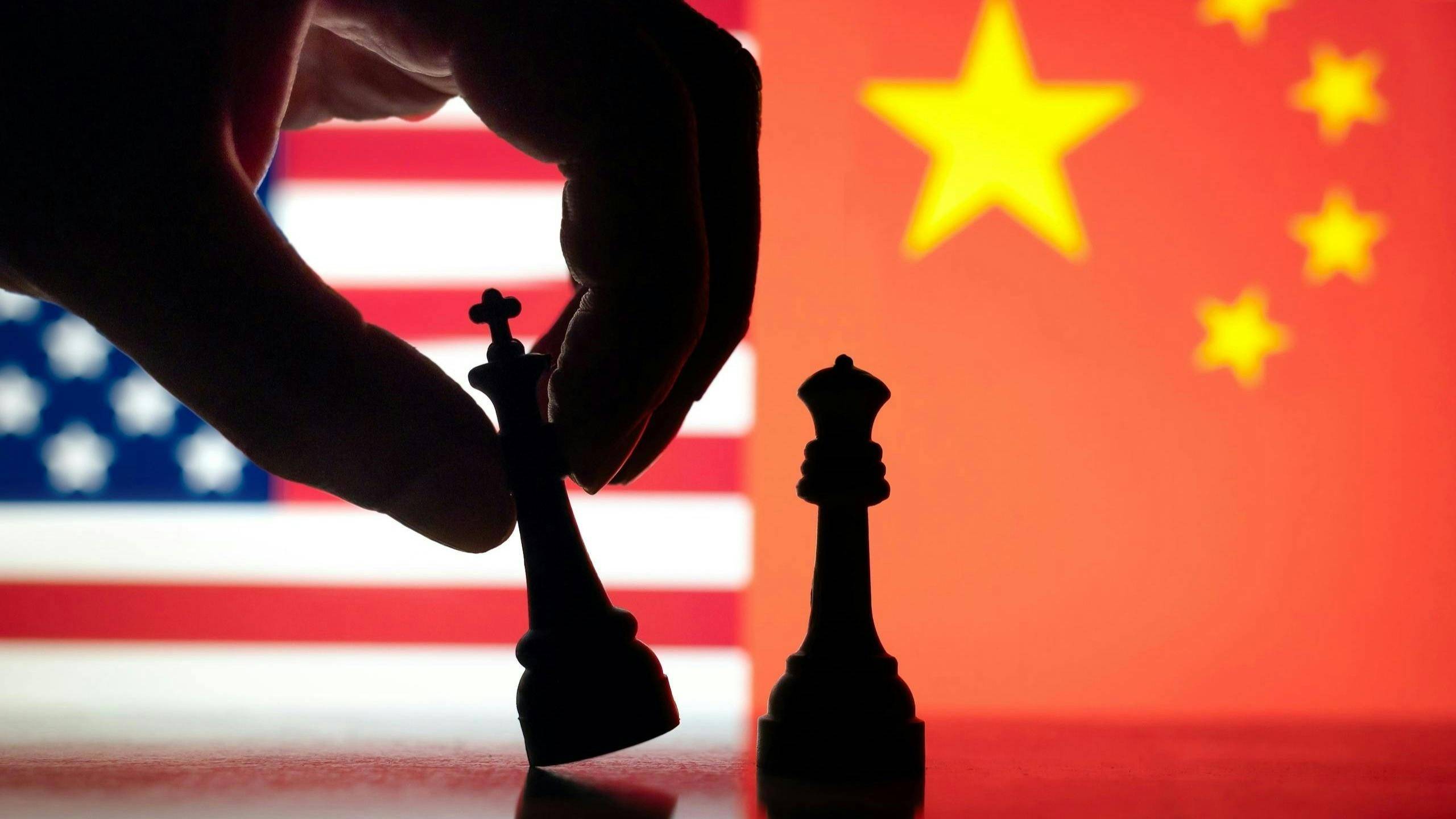 美国擅长拖垮对手，中国擅长熬时间，这场30年博弈谁能笑到最后？