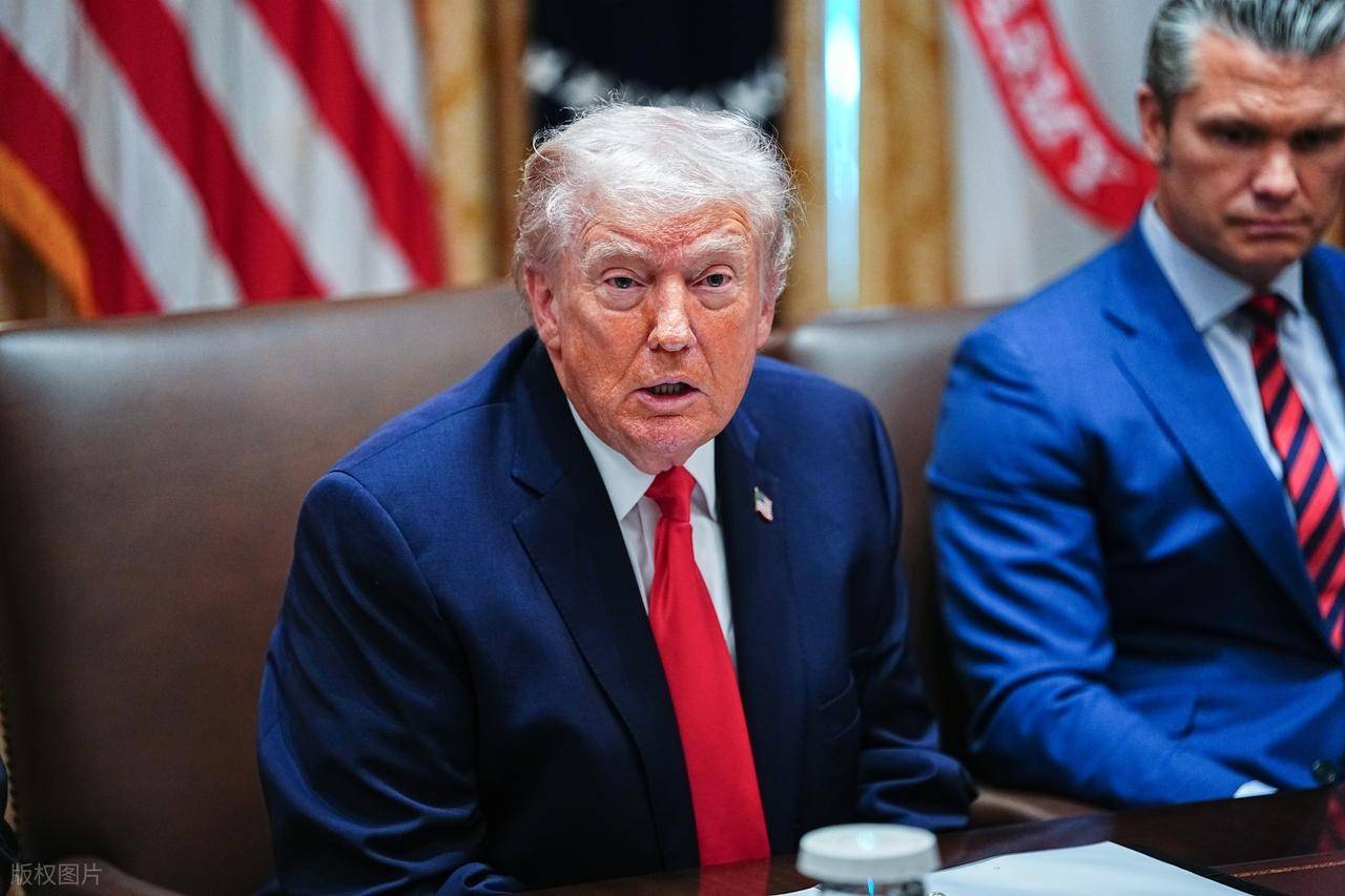 原创 特朗普连签三道命令,不许中国领先美国,万斯一句话暴露美国心思