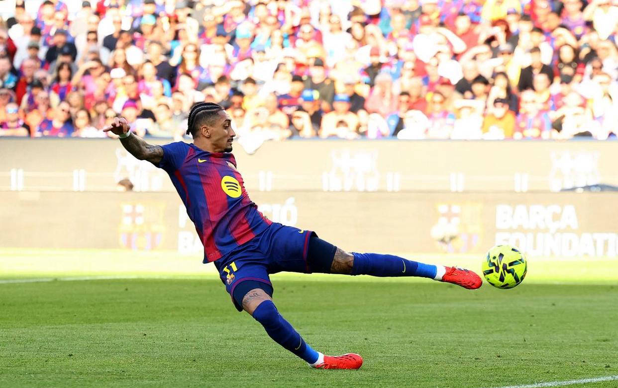 西班牙足球甲级联赛西甲最新积分榜揭秘：巴萨3-0莱万特登顶皇马不敌瓦伦西亚跌出榜首