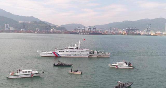 两岸船只温情互动，解放军30架战机围岛，统一最强信号出现