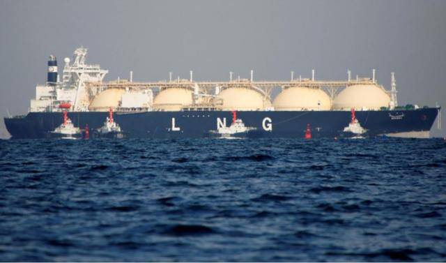 第13轮攻击已经开始！高市早苗喊话伊朗停止报复，日本嗅到了双重危机