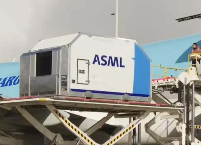 原创             2025中国狂买732亿光刻机，ASML占比90%，日本占10%
